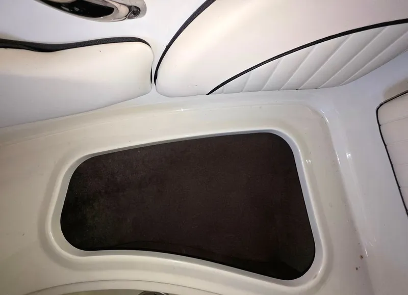 Slide: The Image of Stingray 208 LR 2021 - 25
