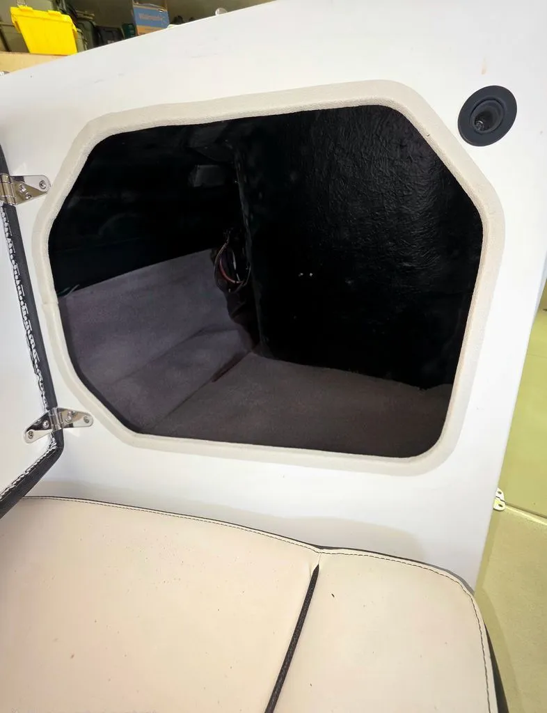 Slide: The Image of Stingray 208 LR 2021 - 29