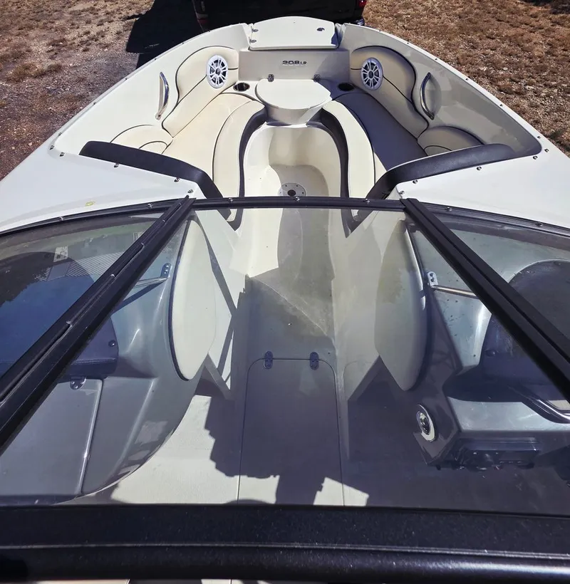 Slide: The Image of Stingray 208 LR 2021 - 3