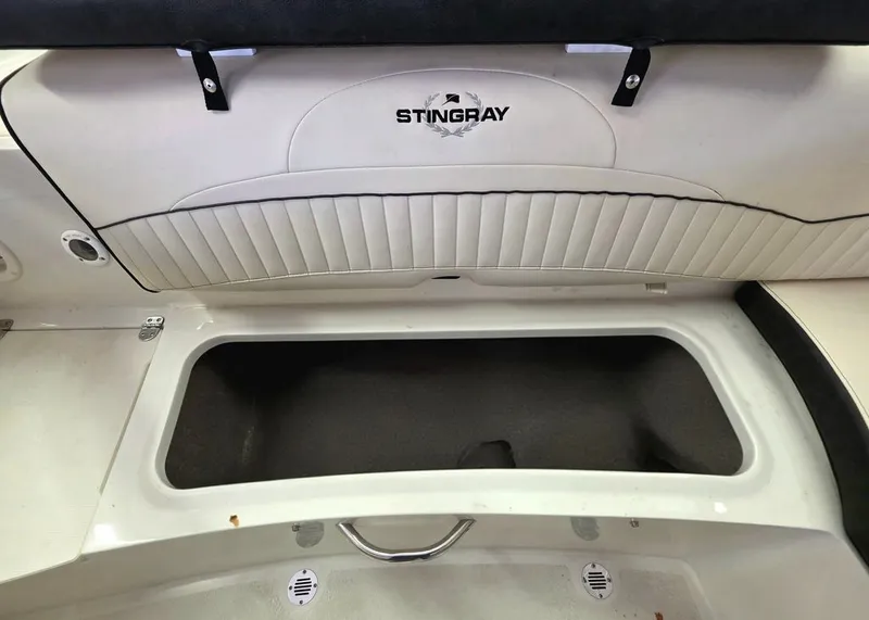 Slide: The Image of Stingray 208 LR 2021 - 32