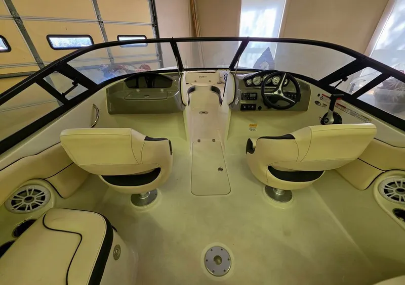 Slide: The Image of Stingray 208 LR 2021 - 4
