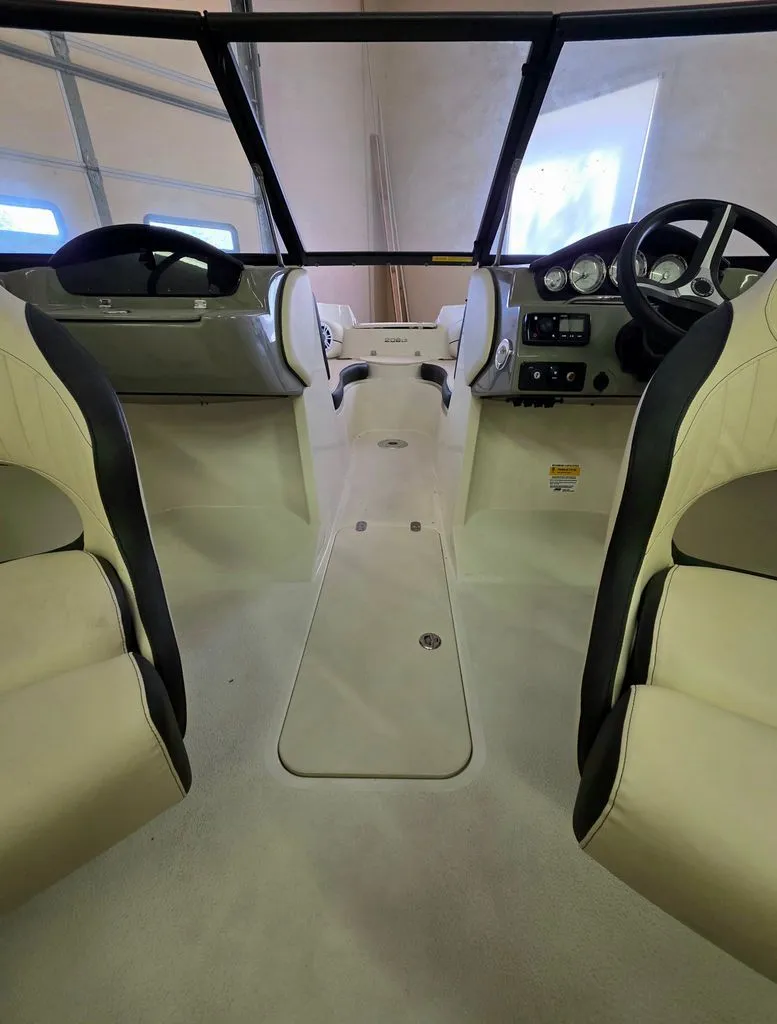 Slide: The Image of Stingray 208 LR 2021 - 6