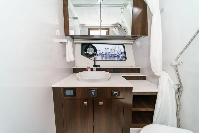 Slide: The Image of Cruisers Yachts 42 GLS 2022 - 54