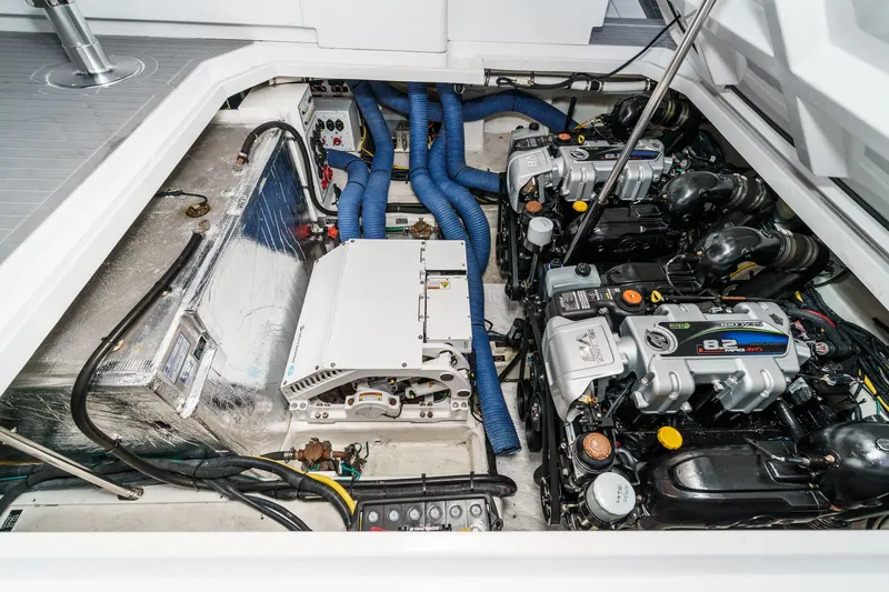 Slide: The Image of Cruisers Yachts 42 GLS 2022 - 59