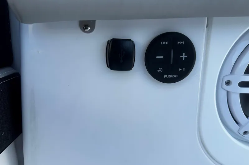 Slide: The Image of Control panel and speaker on 2026 Monterey Elite 30 OB boat. - 8