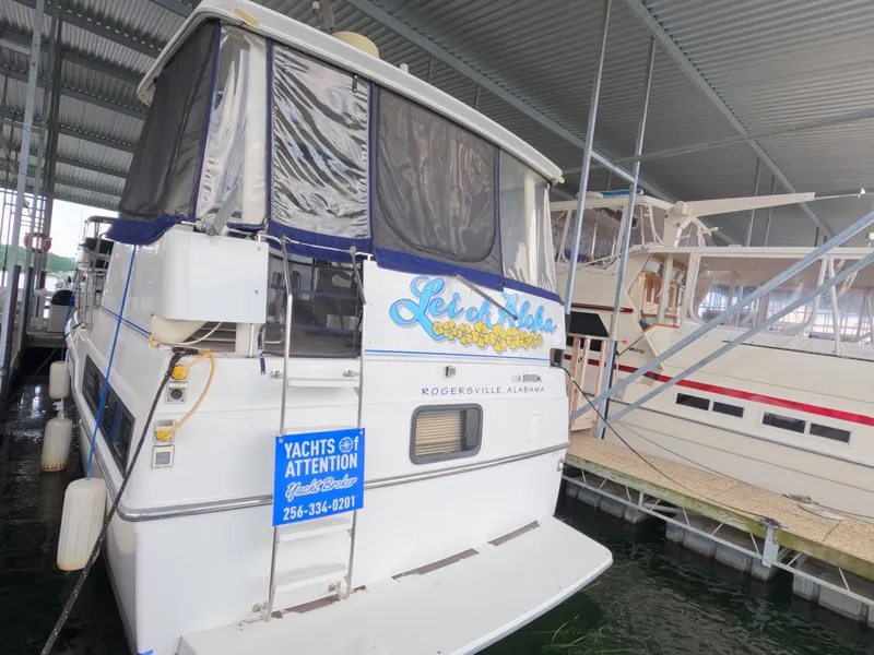 Slide: The Image of Carver Yachts 33 Aft Cabin 1992 - 3