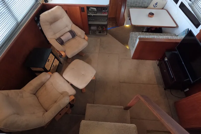 Slide: The Image of Carver Yachts 33 Aft Cabin 1992 - 4