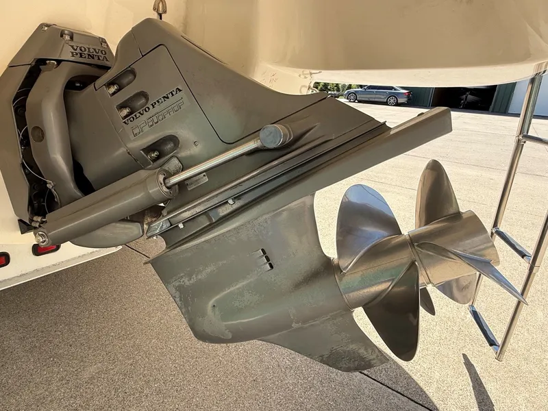 Slide: The Image of Volvo Penta drive on Chaparral 256 SSi boat, 2004 model. - 6