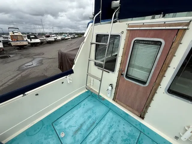 Slide: The Image of Tollycraft 34 Sedan 1978 - 4