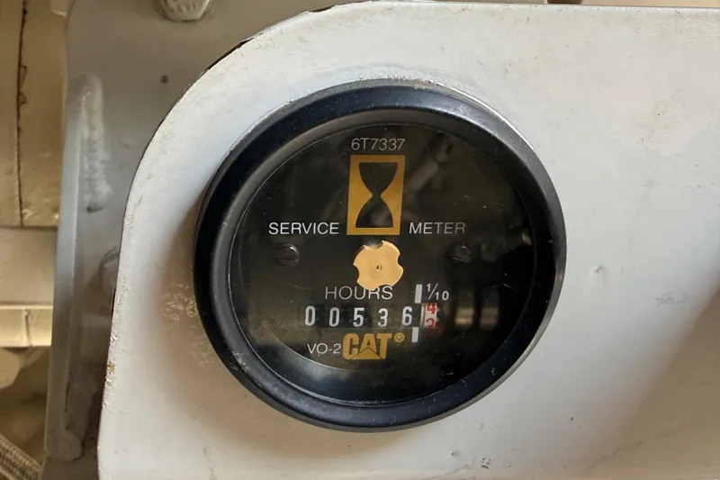 Slide: The Image of Service meter on 1998 Sea Ray 500 Sundancer, displaying 536 hours. - 95