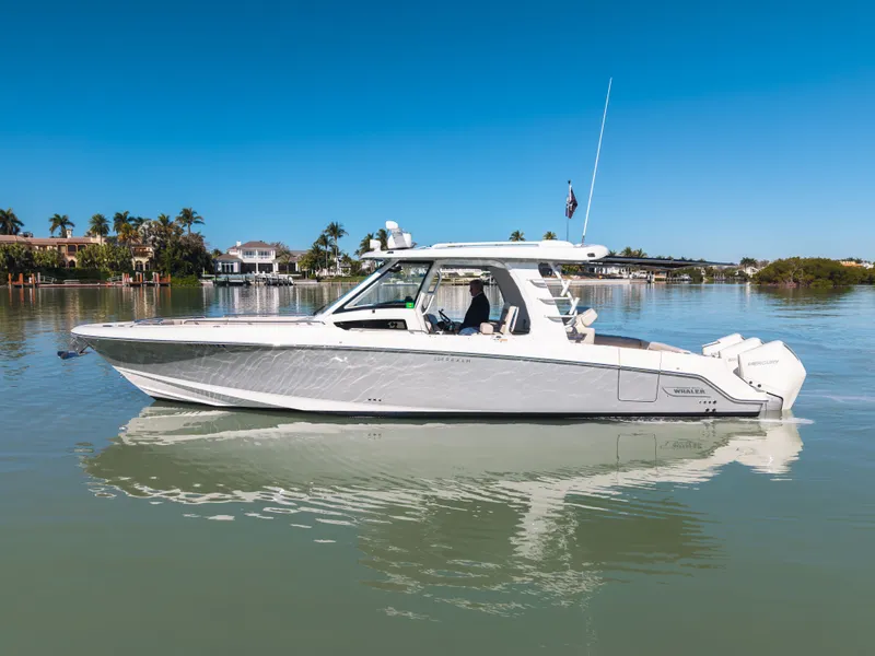 Slide: The Image of Boston Whaler 350 Realm 2021 - 0