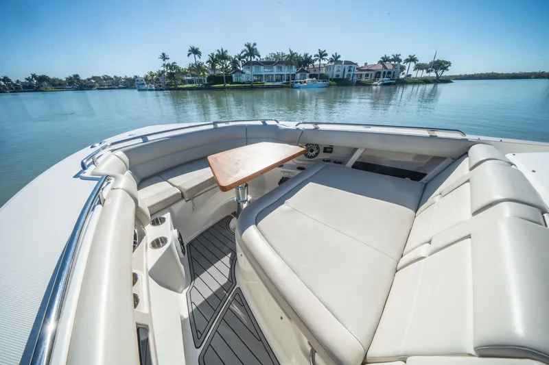 Slide: The Image of Boston Whaler 350 Realm 2021 - 10