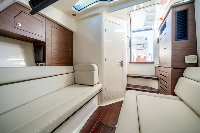 Slide: The Image of Boston Whaler 350 Realm 2021 - 16