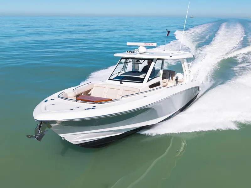 Slide: The Image of Boston Whaler 350 Realm 2021 - 32