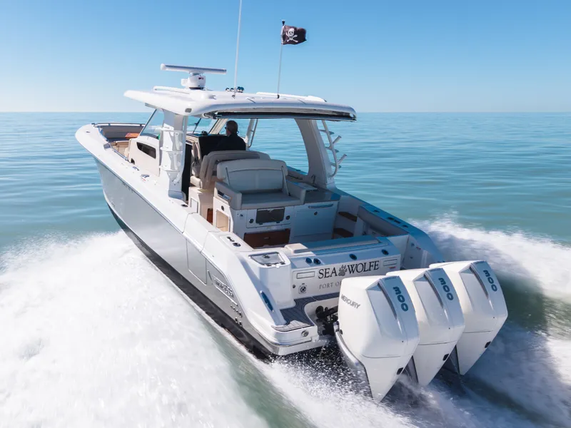 Slide: The Image of Boston Whaler 350 Realm 2021 - 37