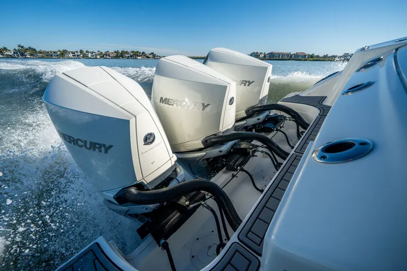 Slide: The Image of Boston Whaler 350 Realm 2021 - 40