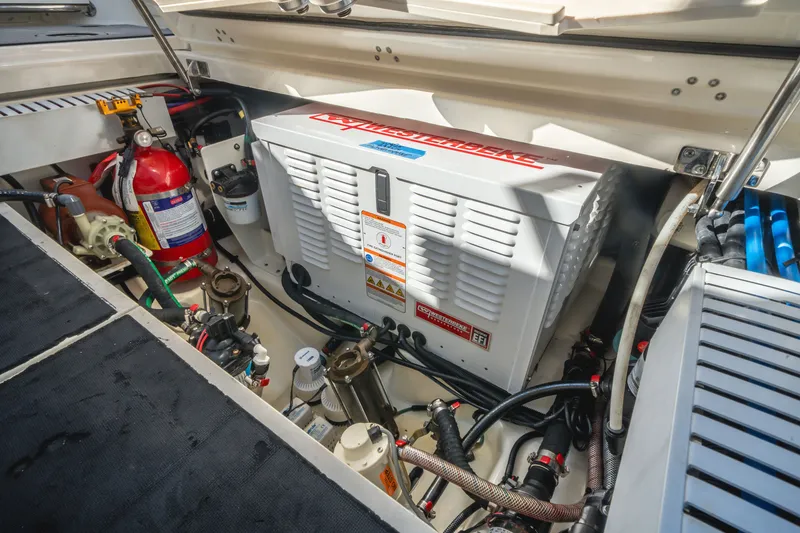 Slide: The Image of Boston Whaler 350 Realm 2021 - 42
