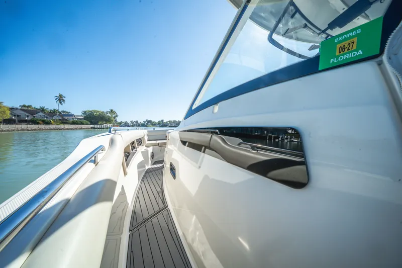 Slide: The Image of Boston Whaler 350 Realm 2021 - 9