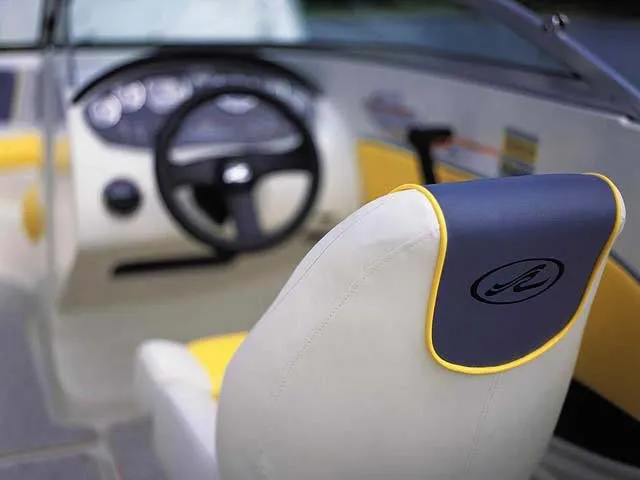 Slide: The Image of Sea Ray 195 Sport 2007 - 8