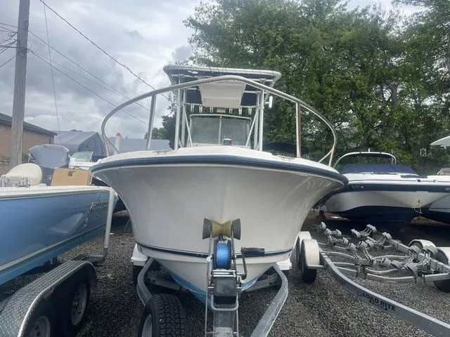 Slide: The Image of Sea Hunt Triton 202 2004 - 2