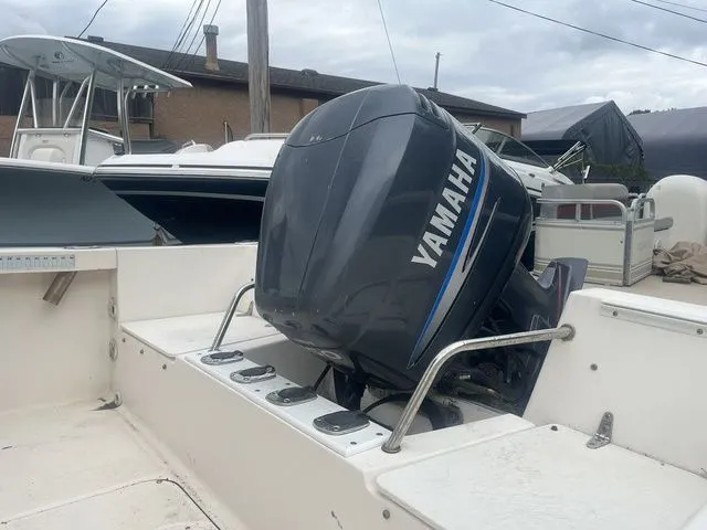 Slide: The Image of Sea Hunt Triton 202 2004 - 4