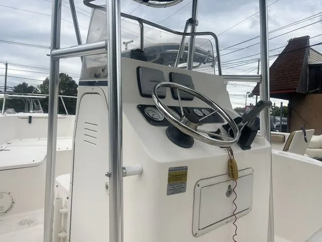 Slide: The Image of Sea Hunt Triton 202 2004 - 6