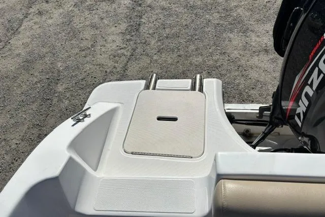 Slide: The Image of 2016 Hurricane SunDeck Sport 188 OB boat with Suzuki outboard motor, rear deck view. - 23