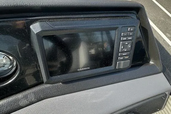 Slide: The Image of Garmin navigation system on 2026 Bennington S Swingback 22 SSB dashboard. - 19