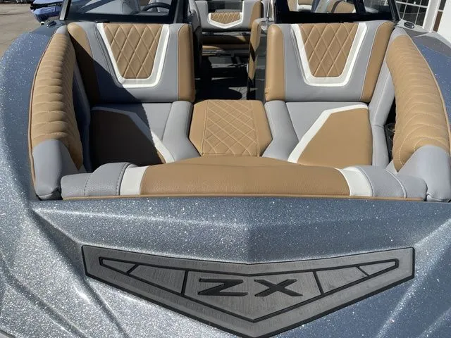 Slide: The Image of Tigé 23ZX 2022 - 8