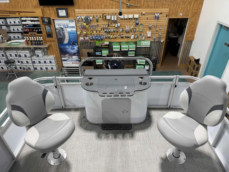 Slide: The Image of Avalon Venture 85 Quad Fish - 21' 2026 - 19