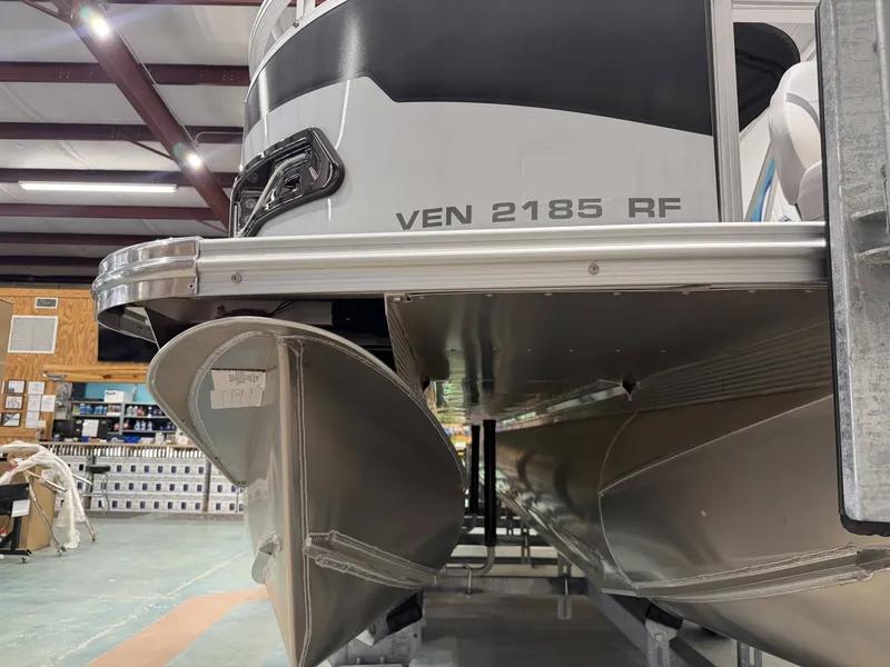 Slide: The Image of Avalon Venture 85 Quad Fish - 21' 2026 - 21