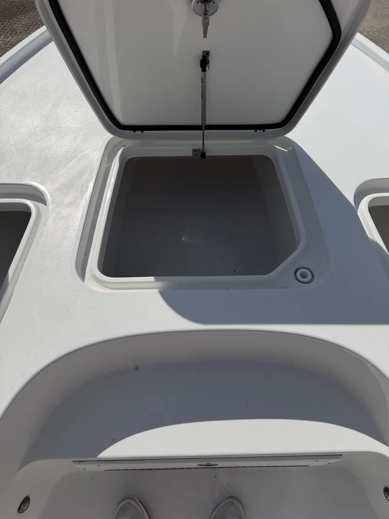 Slide: The Image of Sea Hunt BX22BR 2026 - 12