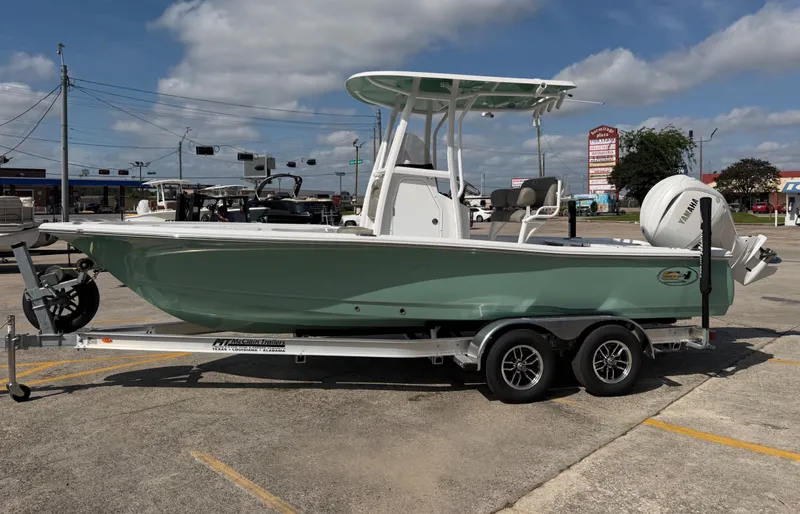 Slide: The Image of Sea Hunt BX22BR 2026 - 2