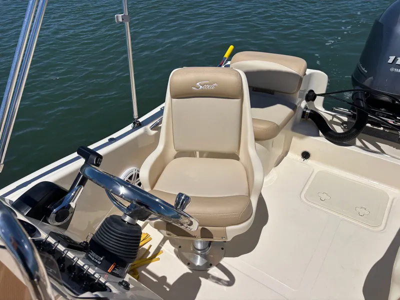 Slide: The Image of Scout 175 Sport Dorado 2023 - 17