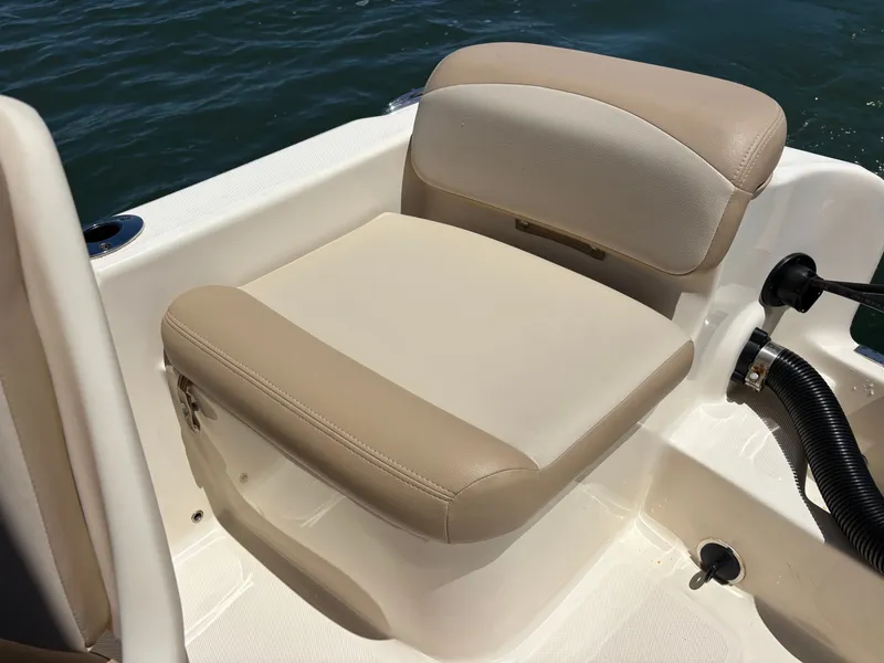 Slide: The Image of Scout 175 Sport Dorado 2023 - 35