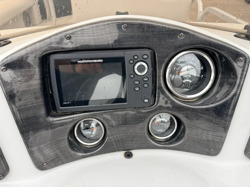 Slide: The Image of Qwest 822 Fish & Cruise Tritoon & 150HP Honda 4Stroke - $39,995 2019 - 21