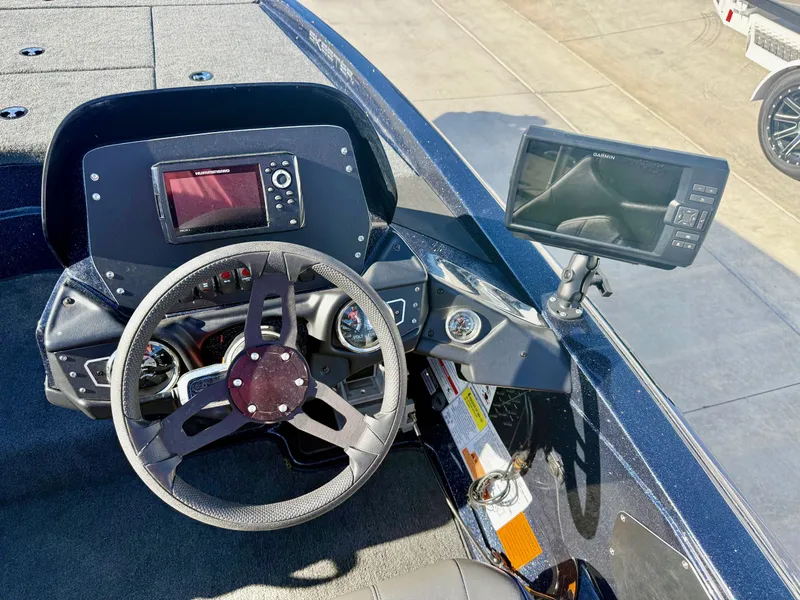 Slide: The Image of Skeeter ZX150 w/ 150HP Yamaha 2024 - 11