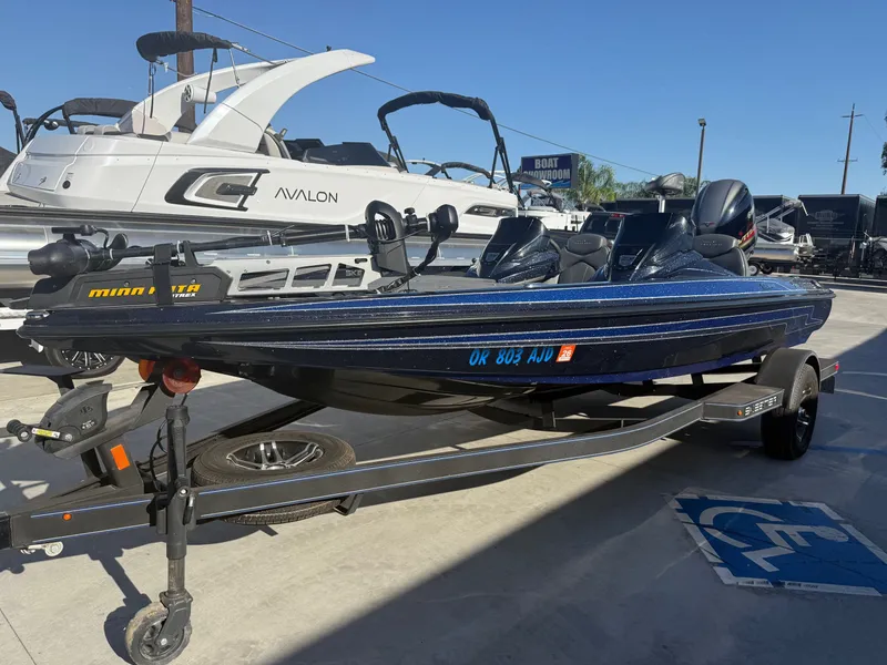 Slide: The Image of Skeeter ZX150 w/ 150HP Yamaha 2024 - 6