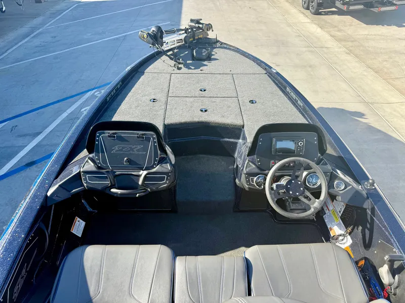 Slide: The Image of Skeeter ZX150 w/ 150HP Yamaha 2024 - 7