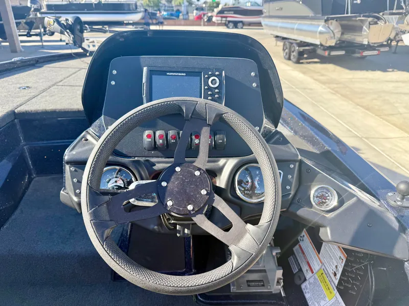 Slide: The Image of Skeeter ZX150 w/ 150HP Yamaha 2024 - 9