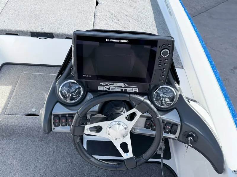 Slide: The Image of Skeeter ZX 20 2012 - 16