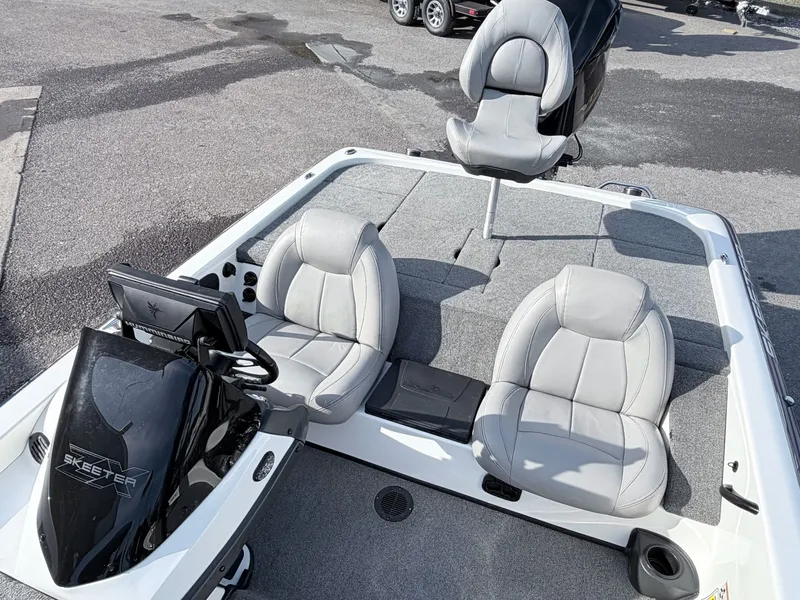 Slide: The Image of Skeeter ZX 20 2012 - 31
