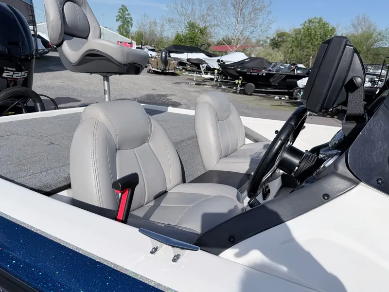 Slide: The Image of Skeeter ZX 20 2012 - 33