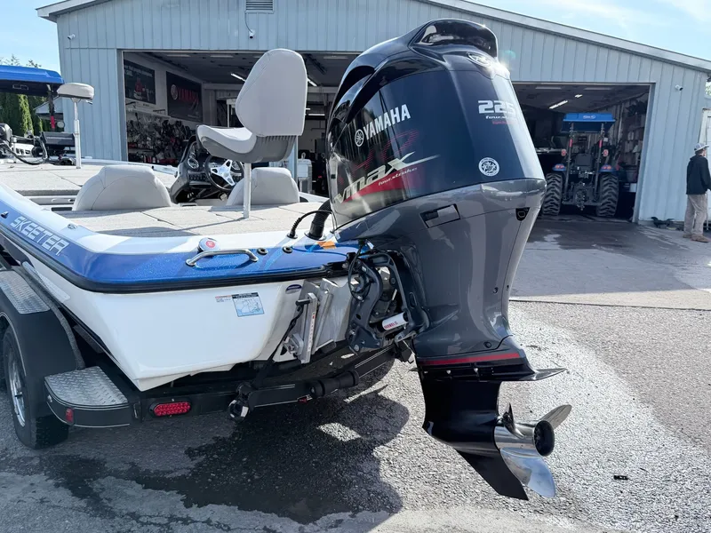 Slide: The Image of Skeeter ZX 20 2012 - 6