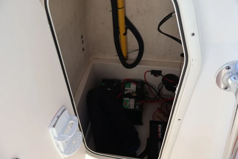 Slide: The Image of Bulls Bay 200 Center Console 2019 - 13