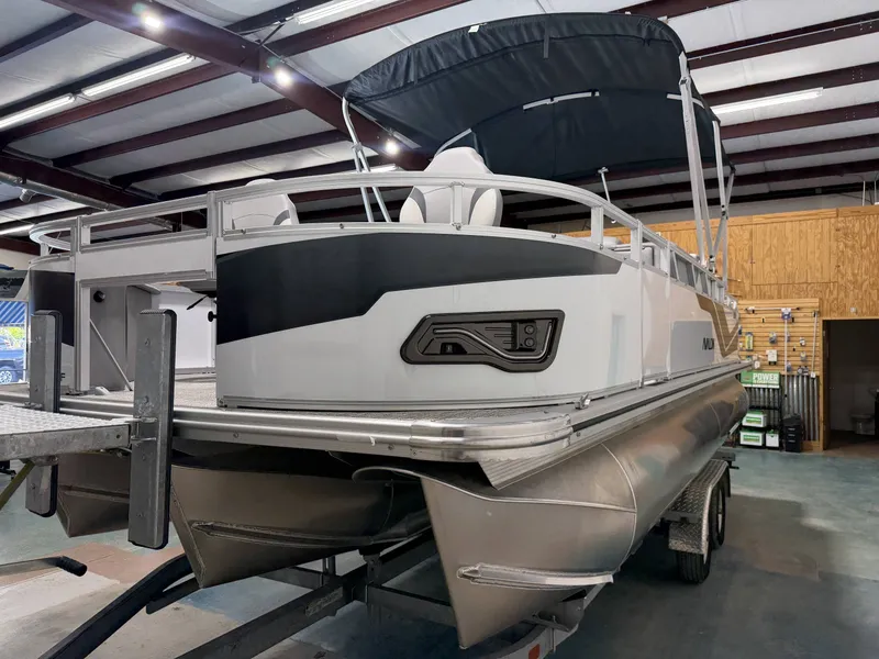 Slide: The Image of Avalon Venture 85 Quad Fish - 21' 2026 - 16