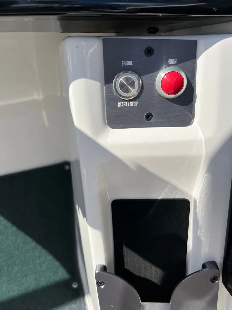 Slide: The Image of MasterCraft NXT20 2021 - 11