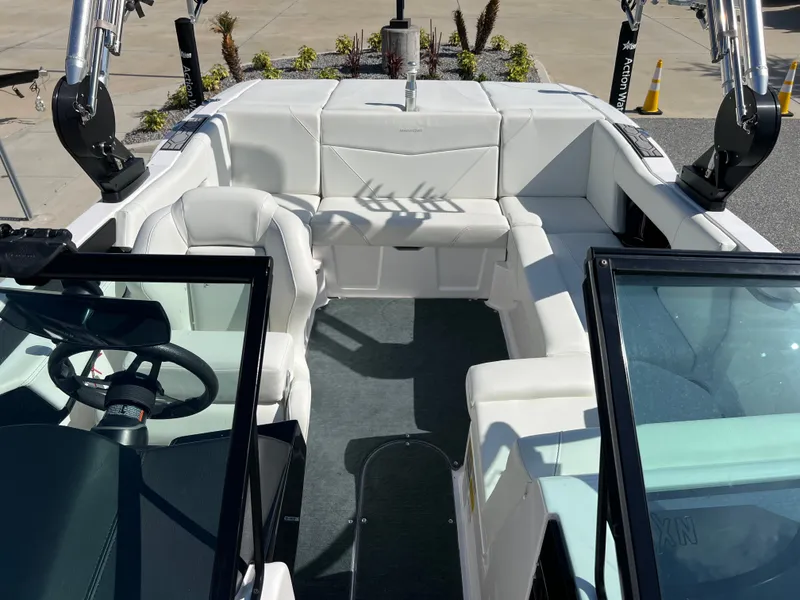 Slide: The Image of MasterCraft NXT20 2021 - 13