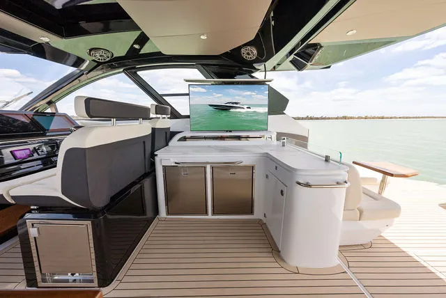 Slide: The Image of Cruisers 50 GLS 2025 - 113