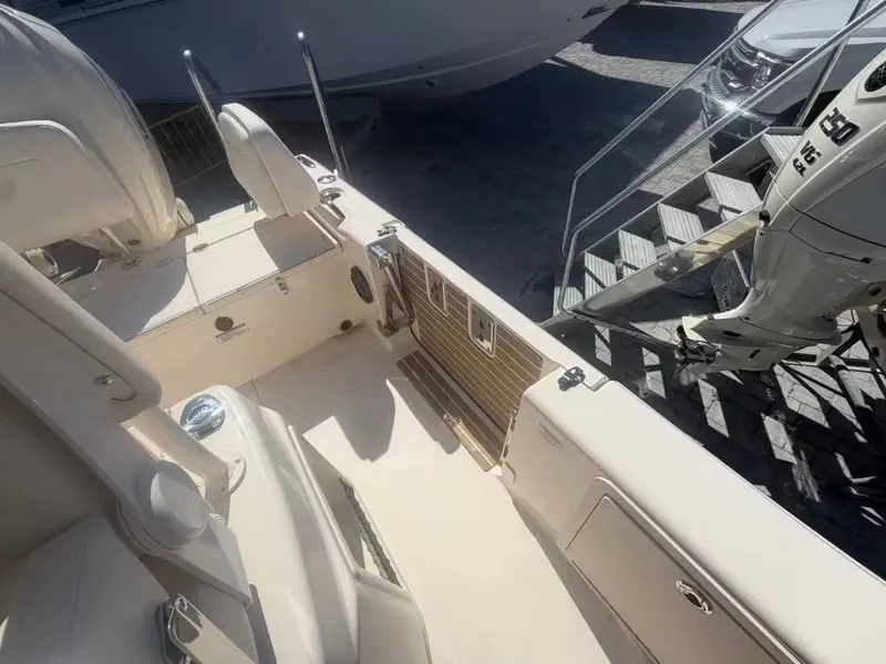 Slide: The Image of Grady-White 281 Coastal Explorer 2026 - 6